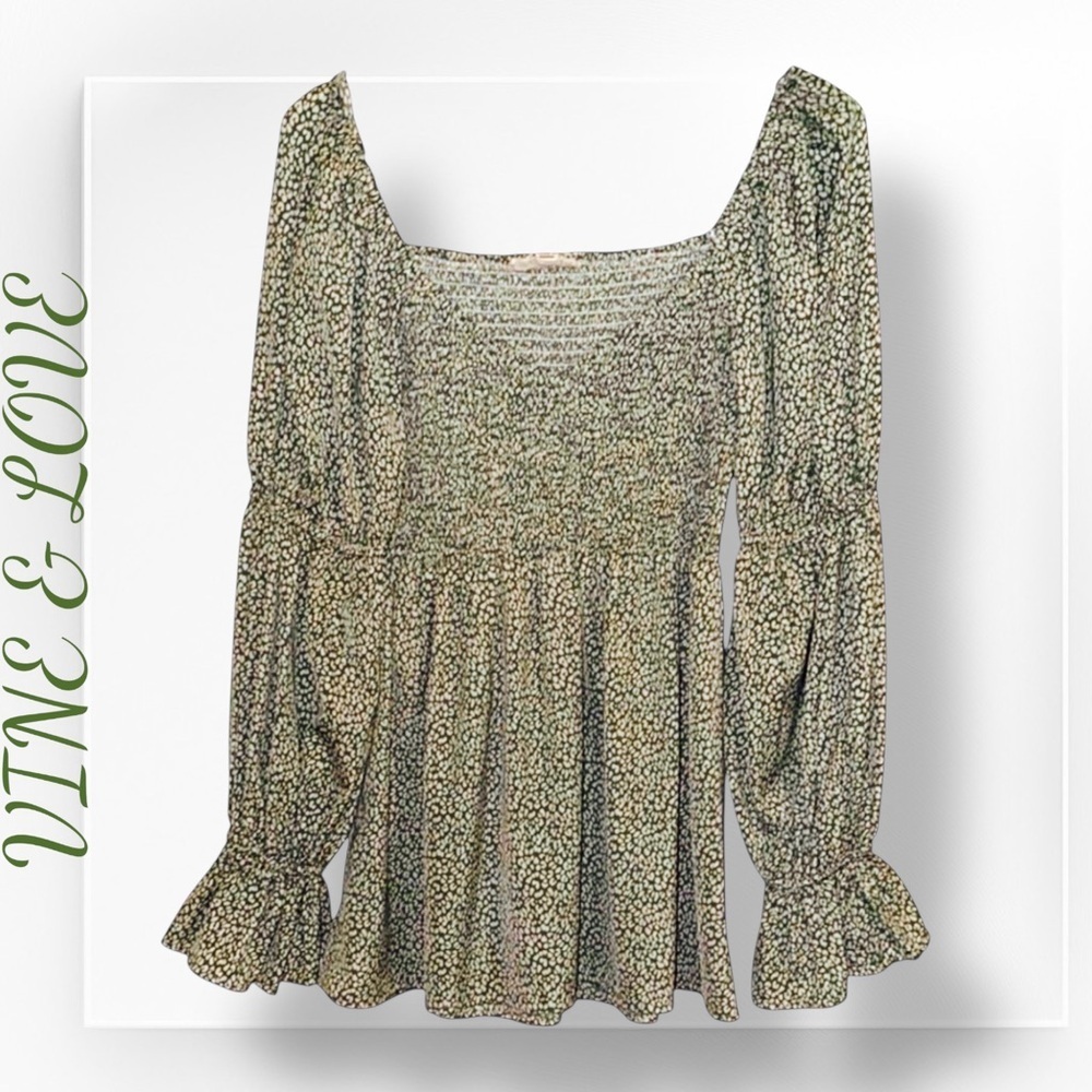 🌺Vine & Love Floral Long Sleeve Smocked Blouse